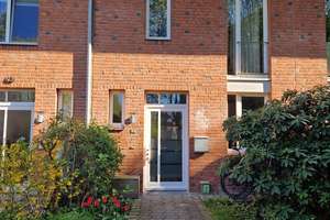 Familienfreundliches Reihenhaus mit Gartenanteil und Stellplatz - rechtlich Eigentumswohnung (WEG) – Die vollständige Adresse der Immobilie erhältst du vom Anbieter., 22457 Schnelsen, Hamburg – Vorschaubild 2