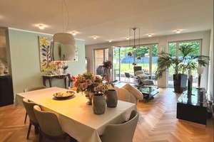 Wohnen 
auf hohem Niveau
Stilvolle Eigentumswohnung
mit großzügigem Garten 
in  D-Unterbach – Die vollständige Adresse der Immobilie erhältst du vom Anbieter., 40627 Unterbach, Düsseldorf – Vorschaubild 17