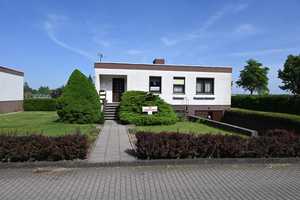 Preiswertes 4-Zimmer-Einfamilienhaus in Jördenstorf – Gartenstraße 1, 17168 Güstrow (Kreis) – Vorschaubild 1