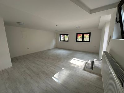 Renovierte helle 1-Zimmer-Wohnung im Souterrain