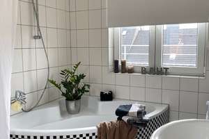 DAS RECHNET SICH!!!
APPARTMENT - GROSSE TERRASSE - COOOLES BAD M. FENSTER