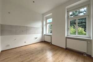 Lichtdurchflutete 4-Zimmer-Wohnung mit Tageslichtbad, Badewanne und Balkon in Böhlitz-Ehrenberg – 4178 Böhlitz-Ehrenberg, Leipzig – Vorschaubild 4