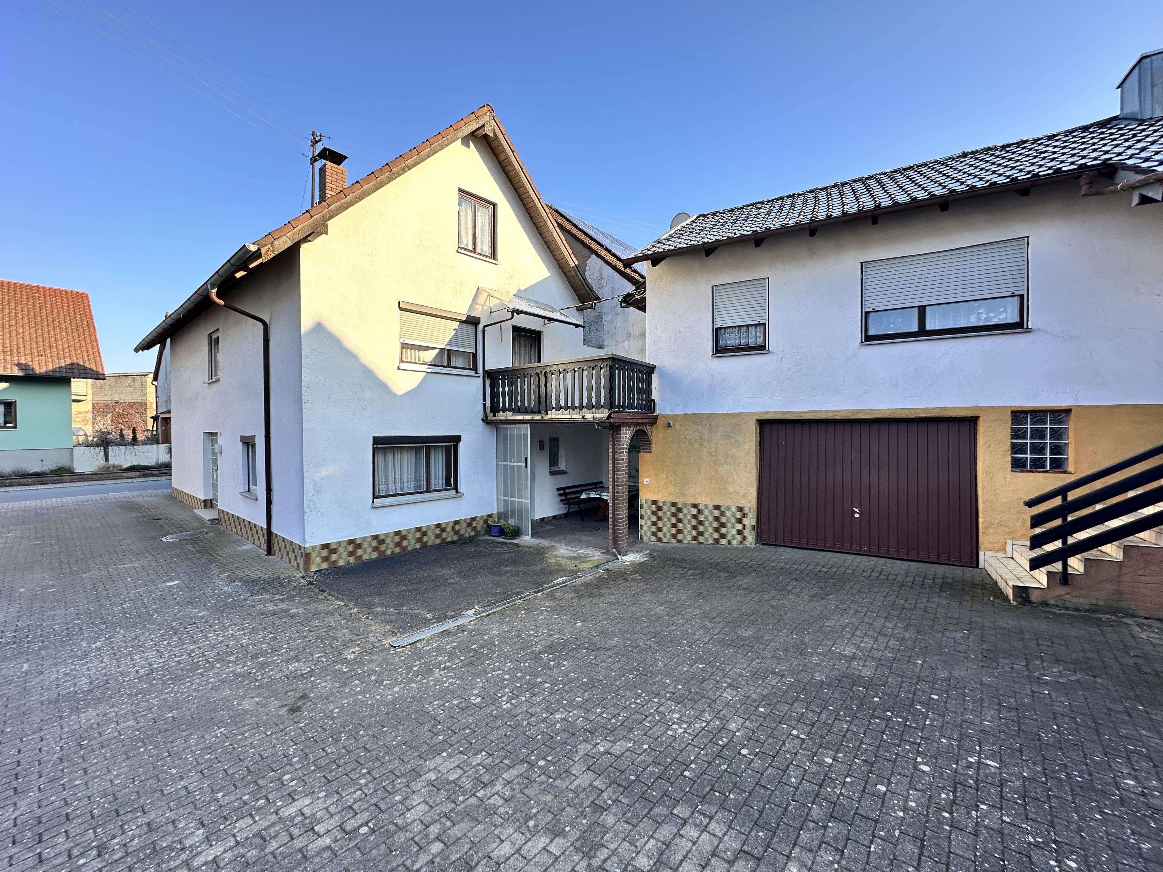 Wohnhaus mit Nebengebäude und Scheune in zentraler Lage von Hundheim, Main Tauber Kreis – Bild 4