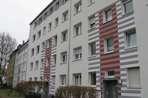 2 Zimmer Wohnung im 1. OG mit Loggia