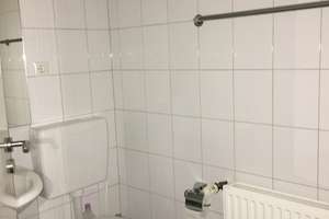 Schöne 2-Zimmer-Dachgeschosswohnung in Krefeld in zentraler Lage! – Steckendorfer Straße 65, 47799 Cracau, Krefeld – Vorschaubild 3
