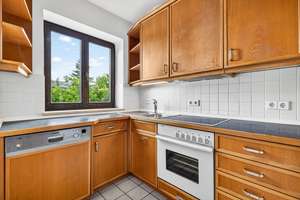 Fasanerie: Sehr helle und ruhige Maisonette-Wohnung (OG+DG), '84, ca. 101 m², 2 Bäder, 2 Balkone, TG – Die vollständige Adresse der Immobilie erhältst du vom Anbieter., 80995 Lerchenau-West, München – Vorschaubild 2