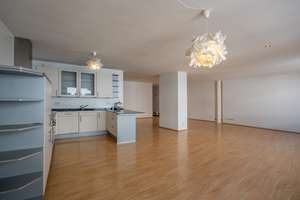 Geräumige 5-Zimmer Wohnung mit viel Platz zum Wohlfühlen – Die vollständige Adresse der Immobilie erhältst du vom Anbieter., 73728 Innenstadt, Esslingen am Neckar – Vorschaubild 2