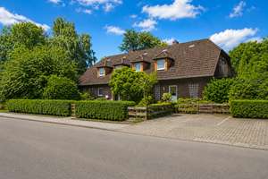 Einfamilienhaus mit Einliegerwohnung und viel Raum für Ihre Ideen in zentraler Lage – Die vollständige Adresse der Immobilie erhältst du vom Anbieter., 26506 Norden – Vorschaubild 2