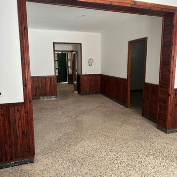 Freistehendes Haus mit vielfältigen Möglichkeiten im Herzen von Villafranca