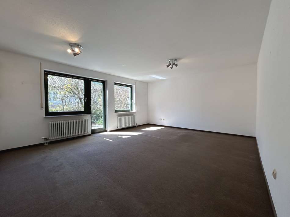 Wohn-/ Schlafzimmer UG