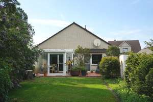 Solider Bungalow in ruhiger und zentraler Lage mit großem Eigentumsgrundstück – Die vollständige Adresse der Immobilie erhältst du vom Anbieter., 38108 Hondelage, Braunschweig – Vorschaubild 2