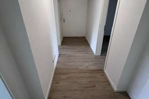 Frisch saniert! 2 Zimmer Dachgeschosswohnung im Südviertel – Walter-Hohmann-Str. 24, 45128 Südviertel, Essen – Vorschaubild 2
