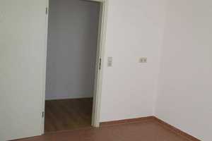 DG / LAMINAT / Bad mit Fenster / wg-gerecht ** – Fröbelstraße 4, 9126 Chemnitz – Vorschaubild 5