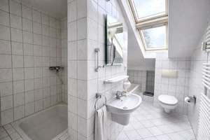 Helle 2-Zimmer-Maisonettewohnung mit Dachterrasse in Düsseldorf-Düsseltal – Die vollständige Adresse der Immobilie erhältst du vom Anbieter., 40239 Düsseltal, Düsseldorf – Vorschaubild 12