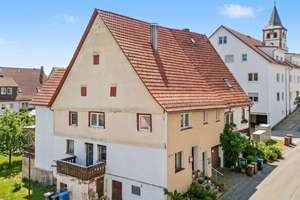 Großzügiges Zweifamilienhaus mit Potential in Dornhan – Die vollständige Adresse der Immobilie erhältst du vom Anbieter., 72175 Dornhan – Vorschaubild 3