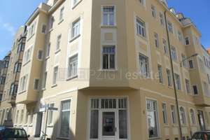 *besondere 3 RWG (2,5) im DG mit Balkon, Galeriebereich, Parkett, TGLBad mit Wanne* – Rudolph-Herrmann-Straße 18, 4299 Stötteritz, Leipzig – Vorschaubild 1