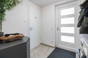 Einziehen & Wohlfühlen: Modernes Reihenendhaus – fast neuwertig, energieeffizient (A+) – Die vollständige Adresse der Immobilie erhältst du vom Anbieter., 86462 Langweid am Lech – Vorschaubild 2