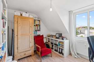 Vermietete 3-Zimmer-Dachgeschosswohnung mit Balkon in beliebter Lage von Köln-Deutz – 50679 Deutz, Köln – Vorschaubild 4