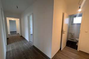 Frisch renovierte 4-Zimmer-Wohnung im 2. Obergeschoss mit großem Balkon – In der Dodesheide 142, 49088 Dodesheide, Osnabrück – Vorschaubild 4