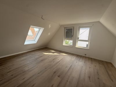 Erstbezug nach Sanierung | Moderne 2-Zi.-DG-Wohnung in Weilimdorf