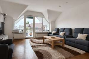 3 Zimmer DG-Wohnung mit Loggia, Garage und zusätzlich ca.31m² ausgebauter Nutzfläche im Spitzboden