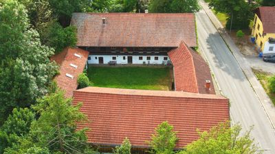 Historischer Vierseithof mit einzigartiger Geschichte in Niederbayern