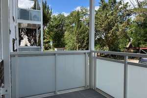 Erdgeschoß mit Dusche, Balkon und Stellplatzmöglichkeit
