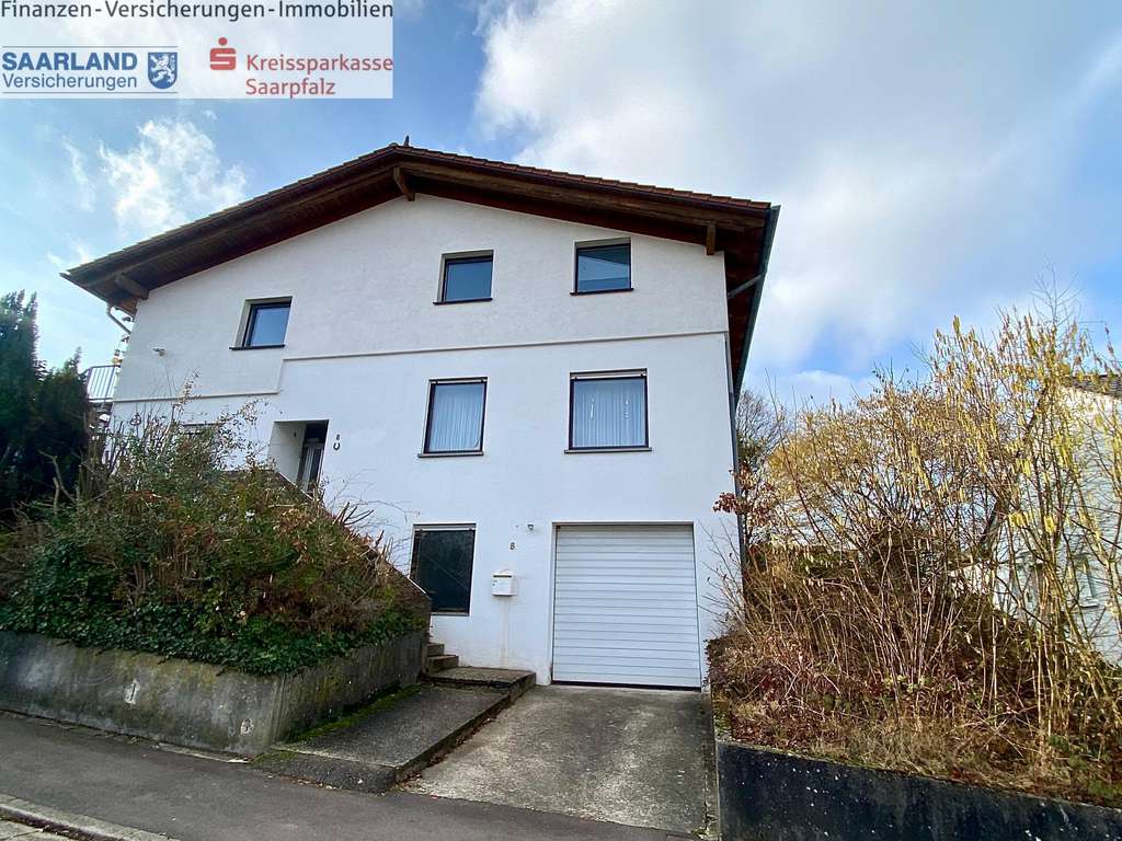 Immobilie in Sankt Ingbert - Freistehendes Zweifamilienhaus in gefragter Wohnlage  - Bild 0