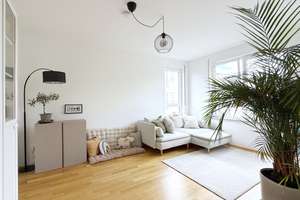 Moderne Drei-Zimmer-Wohnung mit Südwest-Loggia und Tiefgaragenstellplatz – 60439 Niederursel, Frankfurt am Main – Vorschaubild 2