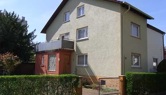 Bild von Idyllische Doppelhaushälfte mit großem Garten und Doppelgarage in Frankfurt am Main Schwanheim