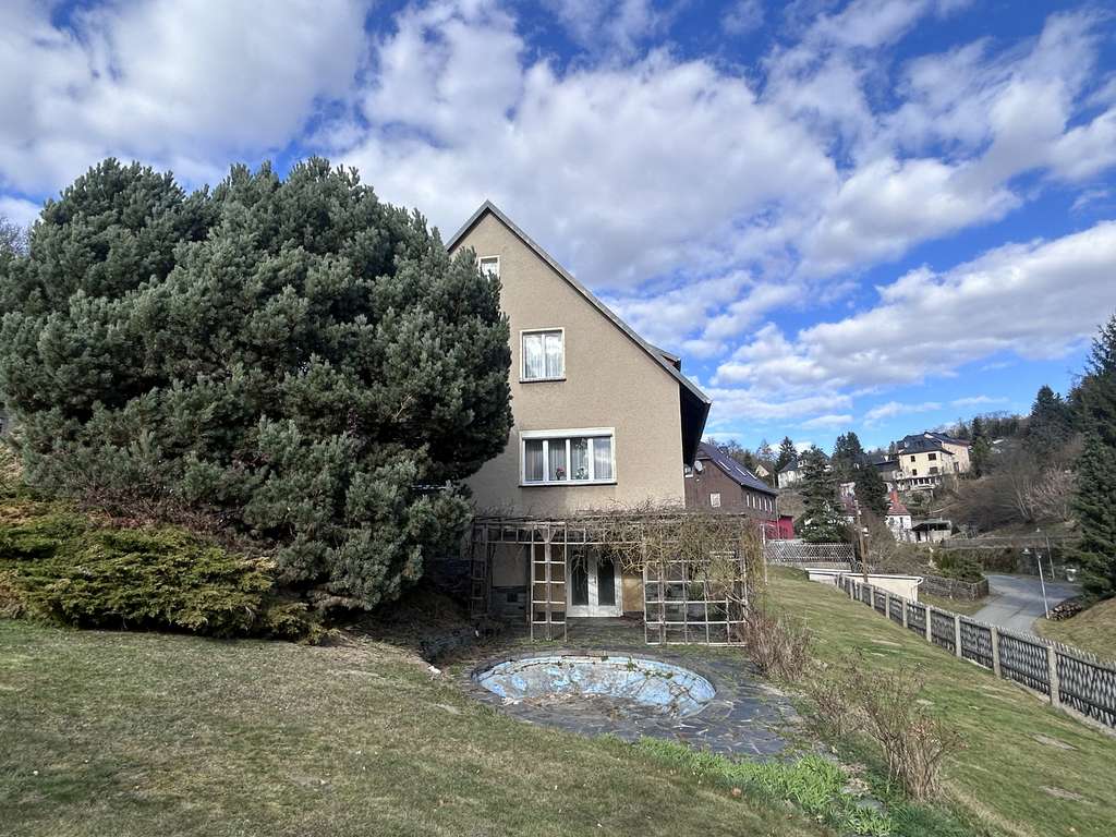 Immobilie in Berga/Elster - Großzügiges Haus mit Terrasse, Garten sowie Keller & Ausbaureserve in Berga-Wünschendorf - Bild 1