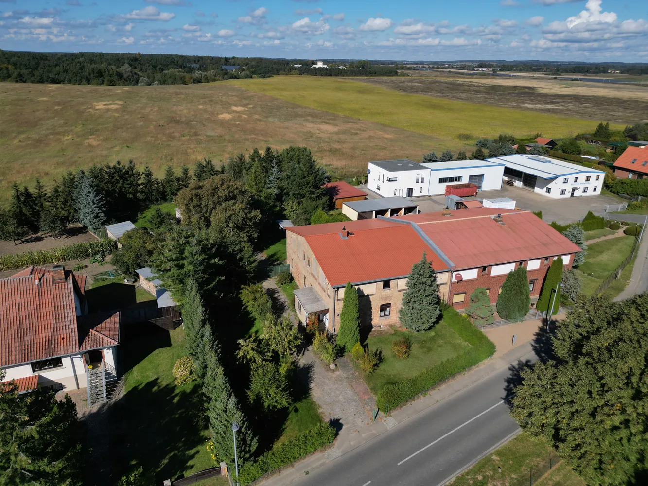 Doppelhaushälfte mit Potenzial in Warenshof, Mecklenburgische Seenplatte Kreis – Bild 1