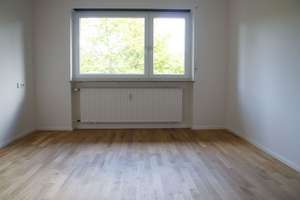 Ruhig gelegene 3-Zimmer-Wohnung mit zwei Balkonen, Tiefgaragenstellplatz und Aufzug – Dattelweg 37A, 70619 Riedenberg, Stuttgart – Vorschaubild 5