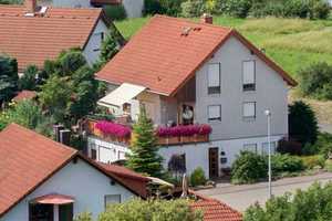 Sonnenverwöhntes Mehrgenerationenhaus mit Südwest-Terrasse und herrlichem Naturpanorama – Heilbronn (Kreis) – Vorschaubild 1