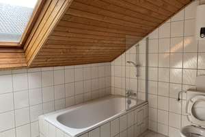 Neuwertige DG-Wohnung mit zwei Zimmern und Einbauküche in Hamm/Sieg – Beethovenstrasse 6a, 57577 Hamm (Sieg) – Vorschaubild 13