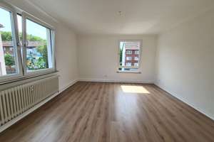 Schön und lichtdurchflutet! Renovierte und gemütliche 2,5 Raum Wohnung in GE-Schalke! – Kurt-Schumacher-Straße 120, 45881 Schalke-Nord, Gelsenkirchen – Vorschaubild 2
