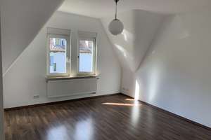 schöne 2-Zimmer-DG-Wohnung mit Einbauküche in Stuttgart/Süd – Böheimstraße 73, 70199 Heslach, Stuttgart – Vorschaubild 1