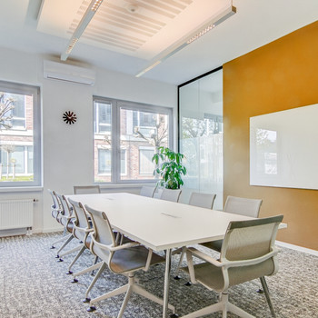 Privater Büroraum für 4 Person in Regus Centro