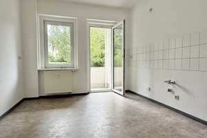 TOP! • 3-Raum • Kaßberg • Balkon • Tageslichtbad • neues Laminat • Stellplätze! • jetzt einziehen – Chemnitz – Vorschaubild 6