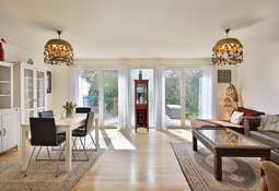 Helles Wohnzimmer