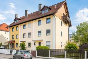 AIGNER - Investitionschance: Reihenmittelhaus mit Mehrfamilienpotential – Die vollständige Adresse der Immobilie erhältst du vom Anbieter., 81249 Aubing-Süd, München – Vorschaubild 1