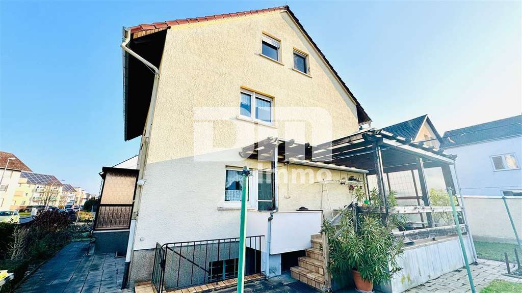 Immobilie in Ginsheim-Gustavsburg - Kompakte Dreizimmer DG Wohnung in gepflegtem Dreifamilienhaus in gesuchter Lage - Bild 4