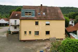 Wohnraum satt!
Einfamilienhaus, Dachgeschosswohnung, angeschlossener Gasthof mit Pension – Eichstätt (Kreis) – Vorschaubild 3