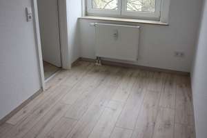Mieter ab 1.10. gesucht / Zzgl. EBK *** - 1. OG - Balkon - Bad mit Dusche – Sachsenring 23, 9127 Gablenz, Chemnitz – Vorschaubild 11