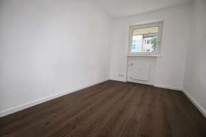 Modernisierte 4-Zimmer-Wohnung + Esszimmer, Westbalkon & neue Einbauküche in Poppenbüttel – 22395 Poppenbüttel, Hamburg – Vorschaubild 8