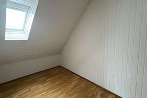 Großzügige 2,5-Zimmer Dachgeschosswohnung mit EBK – Schloßstr. 2, 45355 Borbeck-Mitte, Essen – Vorschaubild 3