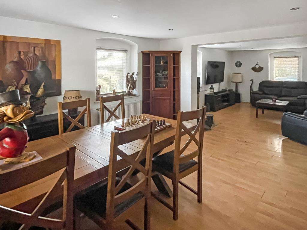 Immobilie in Rosenthal am Rennsteig - Großes Haus + großes Grundstück in idyllischer Lage - Bild 2