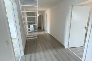 Nette Nachbarn inklusive - moderne 5-Zimmer-Dachgeschosswohnung in Braunschweig-Ölper! – Celler Heerstraße 37, 38114 Lehndorf-Watenbüttel, Braunschweig – Vorschaubild 11