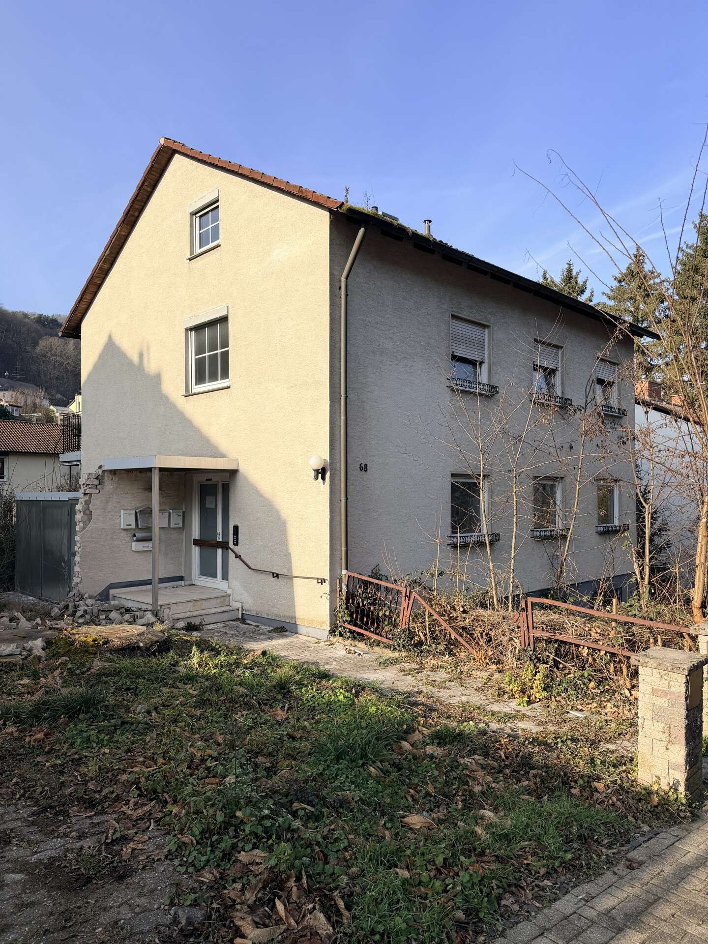 4-Parteien Haus mit viel Potenzial und ruhiger Lage in Hambach, Neustadt an der Weinstraße – Bild 1
