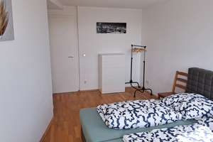 Wohnen mit Aussicht auf Zeit: Möblierte 2-Zimmer-Wohnung mit atemberaubendem Köln – Theodor-Heuss-Ring 1, 50668 Neustadt/Nord, Köln – Vorschaubild 8
